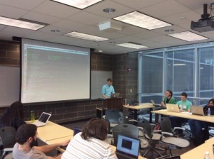 Luiz Carlos Irber Júnior durante uma das oficinas da Software Carpentry.